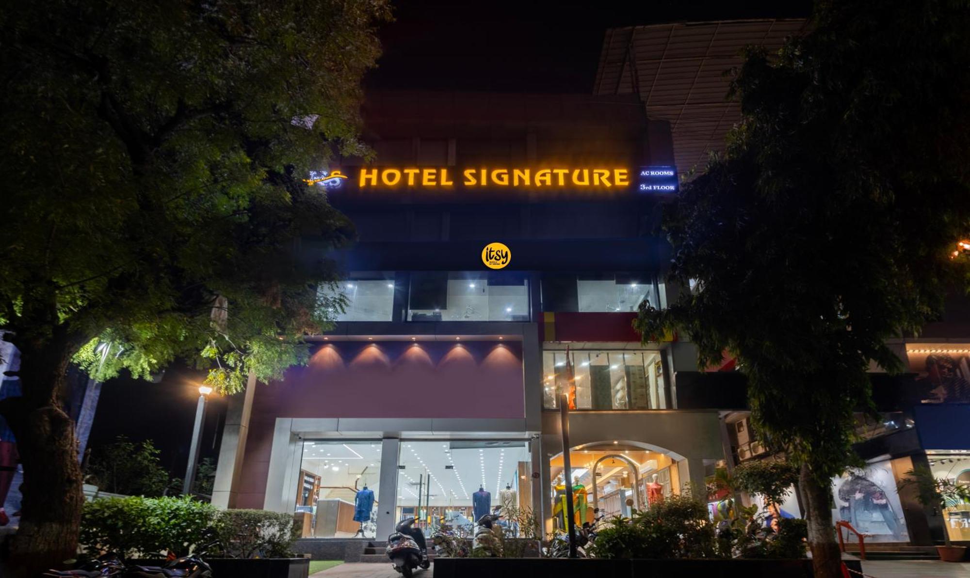 Itsy Hotels Signature, Nehru Nagar Ahmedabad Buitenkant foto