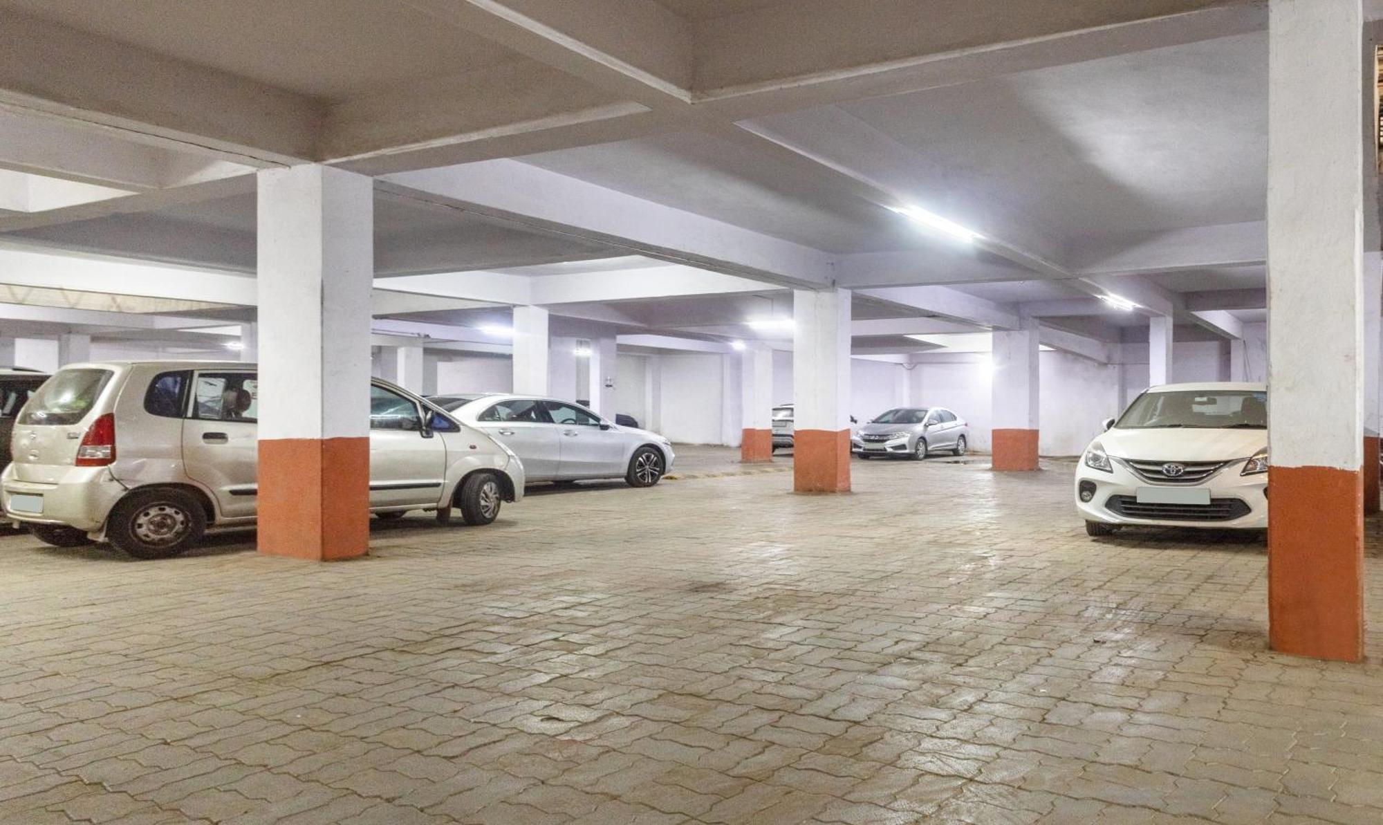 Itsy Hotels Signature, Nehru Nagar Ahmedabad Buitenkant foto