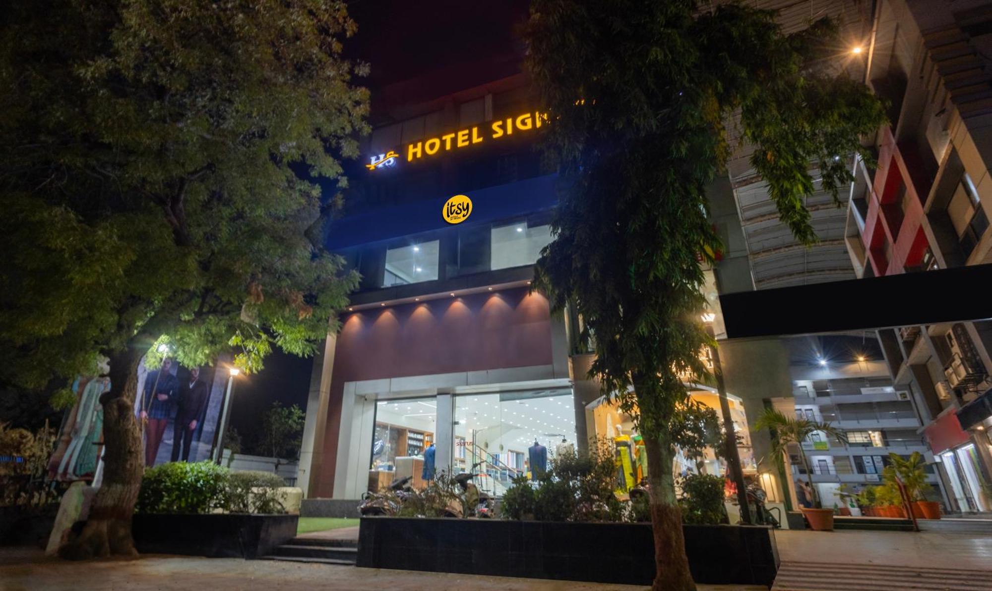 Itsy Hotels Signature, Nehru Nagar Ahmedabad Buitenkant foto