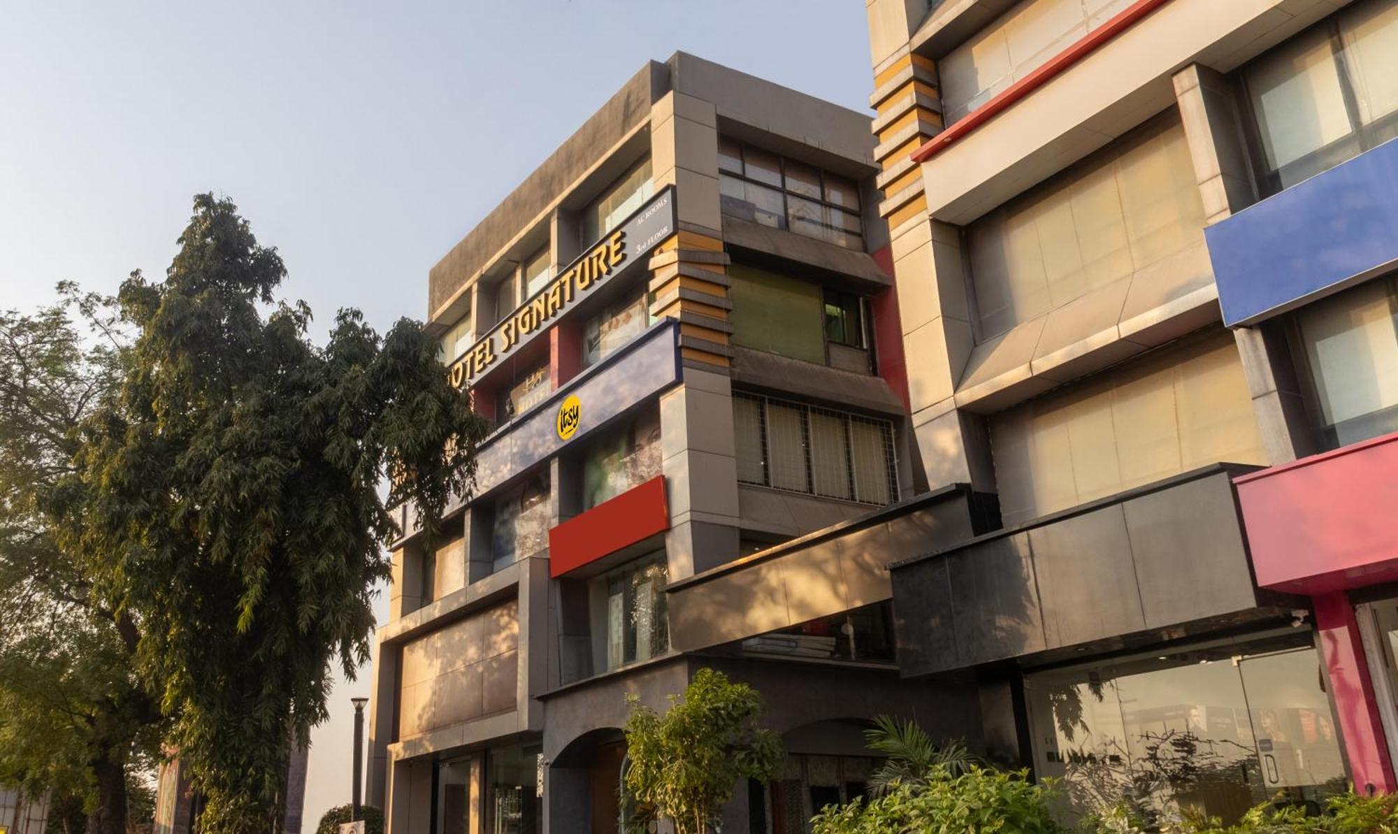Itsy Hotels Signature, Nehru Nagar Ahmedabad Buitenkant foto